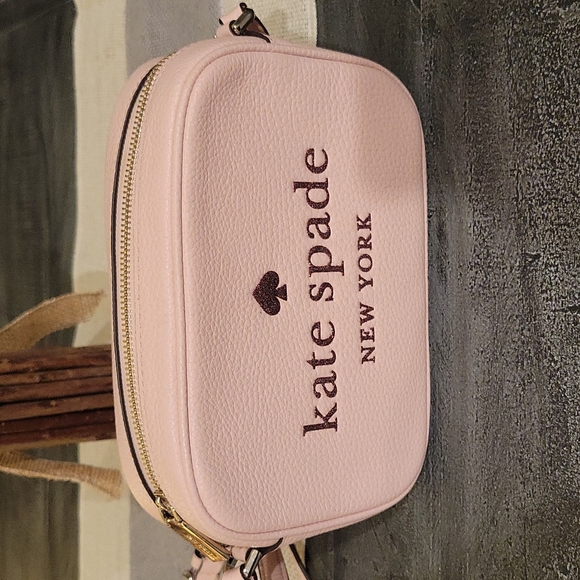 kate spade Handbags - 🦔 like new! Kate Spade glitter logo camera bag